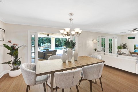 House in Wilton Manors, Florida 3 bedrooms, 148.27 sq.m. № 2189259 - photo 9