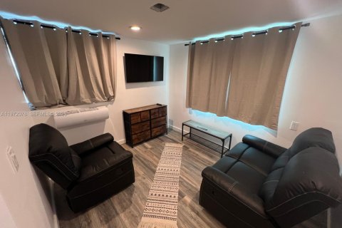 Villa ou maison à louer à Miami, Floride: 1 chambre, 128.58 m2 № 2042286 - photo 10
