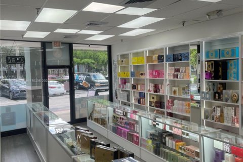 Propiedad comercial en venta en Plantation, Florida № 1969973 - foto 4