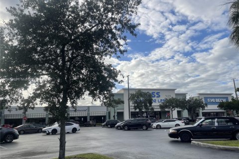 Propiedad comercial en venta en Plantation, Florida № 1969973 - foto 14