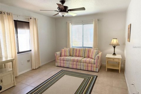 House in Punta Gorda, Florida 2 bedrooms, 146.04 sq.m. № 2395929 - photo 14