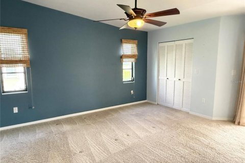 House in Punta Gorda, Florida 2 bedrooms, 146.04 sq.m. № 2395929 - photo 9