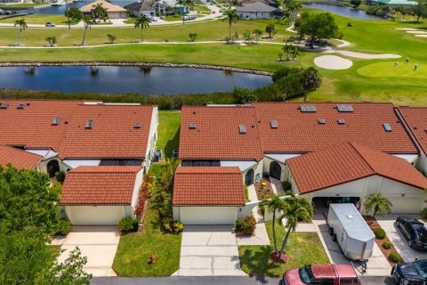 House in Punta Gorda, Florida 2 bedrooms, 146.04 sq.m. № 2395929