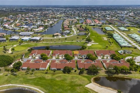 House in Punta Gorda, Florida 2 bedrooms, 146.04 sq.m. № 2395929 - photo 23