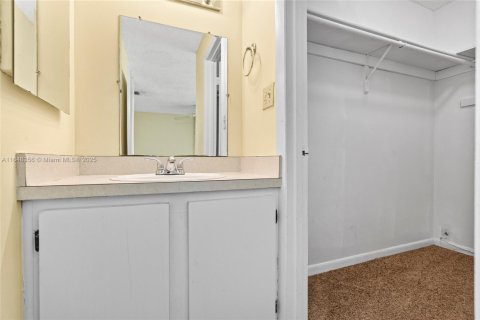 Copropriété à vendre à Tamarac, Floride: 2 chambres, 99.59 m2 № 1332615 - photo 18