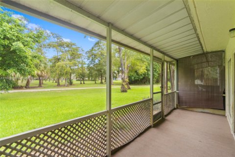 Copropriété à vendre à Tamarac, Floride: 2 chambres, 99.59 m2 № 1332615 - photo 7