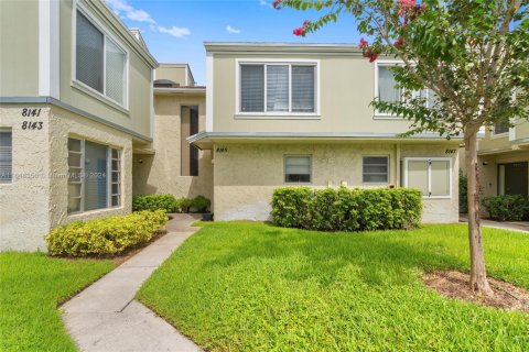 Copropriété à vendre à Tamarac, Floride: 2 chambres, 99.59 m2 № 1332615 - photo 1