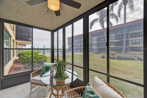 Copropriété à vendre à Indian Shores, Floride: 2 chambres, 91.51 m2 № 2223292 - photo 24