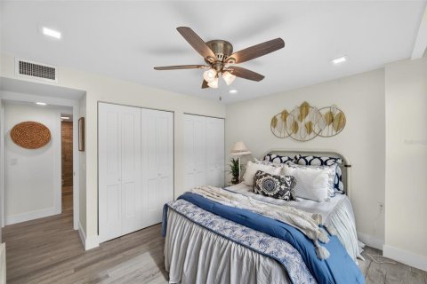 Copropriété à vendre à Indian Shores, Floride: 2 chambres, 91.51 m2 № 2223292 - photo 9