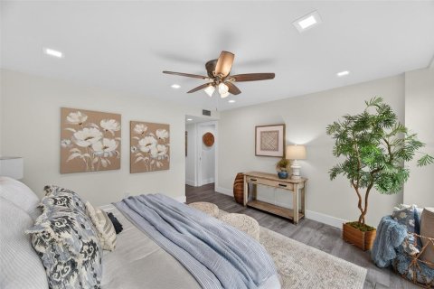 Copropriété à vendre à Indian Shores, Floride: 2 chambres, 91.51 m2 № 2223292 - photo 16
