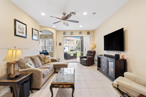 Touwnhouse à vendre à Royal Palm Beach, Floride: 2 chambres, 134.52 m2 № 2026911 - photo 3