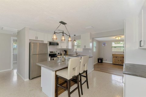 House in Englewood, Florida 2 bedrooms, 91.97 sq.m. № 1905625 - photo 12