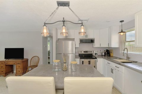House in Englewood, Florida 2 bedrooms, 91.97 sq.m. № 1905625 - photo 15