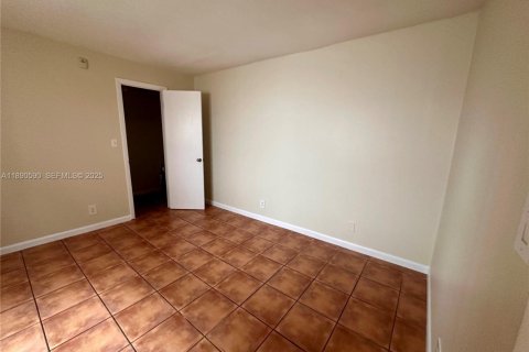 Condo in Hollywood, Florida, 1 bedroom  № 1943379 - photo 23