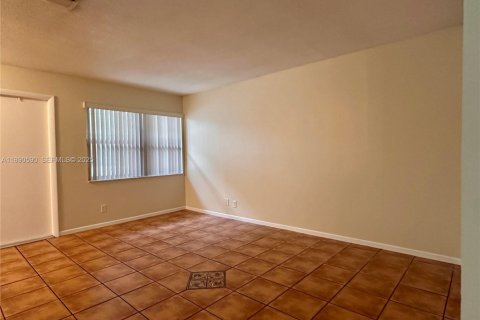 Condo in Hollywood, Florida, 1 bedroom  № 1943379 - photo 30