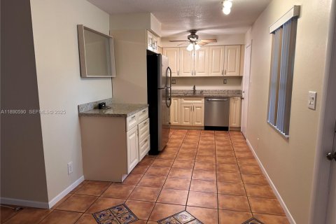 Condo in Hollywood, Florida, 1 bedroom  № 1943379 - photo 20