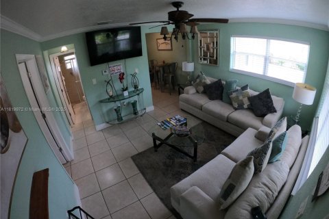 Apartamento en alquiler en Hollywood, Florida, 1 dormitorio, 197.14 m2 № 1938204 - foto 1