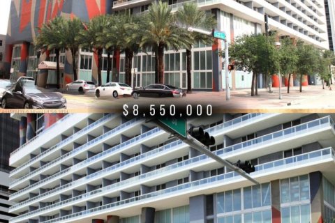 Commercial property in Miami, Florida № 1875235 - photo 1