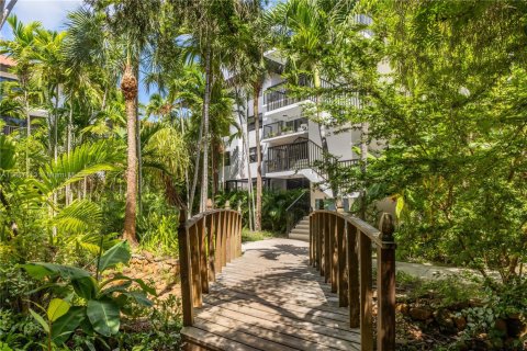 Condo in Key Biscayne, Florida, 2 bedrooms  № 1938793 - photo 27