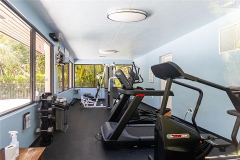 Condo in Key Biscayne, Florida, 2 bedrooms  № 1938793 - photo 23