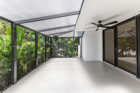 Condo in Key Biscayne, Florida, 2 bedrooms  № 1938793 - photo 16