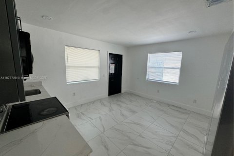 Снять в аренду квартиру в Майами, Флорида 3 спальни, 350.52м2, № 1922747 - фото 8