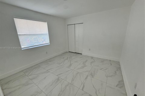 Снять в аренду квартиру в Майами, Флорида 3 спальни, 350.52м2, № 1922747 - фото 9