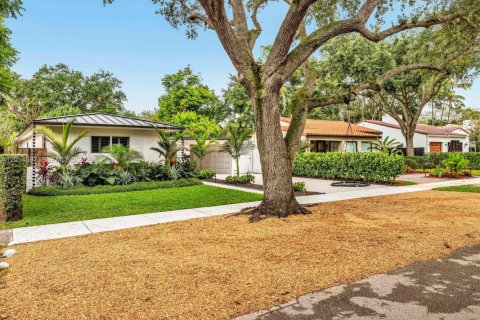 House in El Portal, Florida 3 bedrooms, 209.68 sq.m. № 2076281 - photo 7