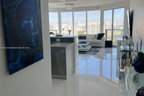 Copropriété à louer à Sunny Isles Beach, Floride: 2 chambres, 132.2 m2 № 1811644 - photo 30