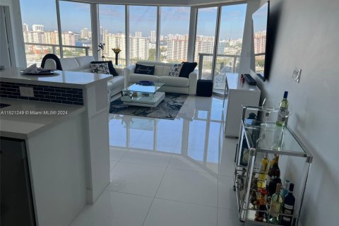 Copropriété à louer à Sunny Isles Beach, Floride: 2 chambres, 132.2 m2 № 1811644 - photo 3