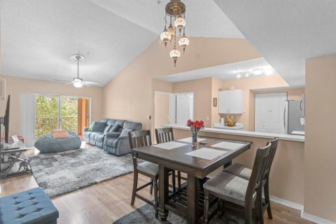 Condo in Coconut Creek, Florida, 2 bedrooms  № 2177916 - photo 8