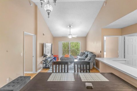 Condo in Coconut Creek, Florida, 2 bedrooms  № 2177916 - photo 16