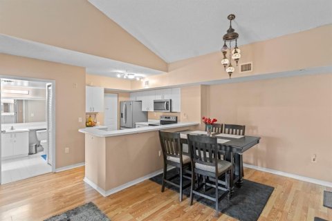 Condo in Coconut Creek, Florida, 2 bedrooms  № 2177916 - photo 11