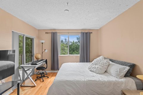 Condo in Coconut Creek, Florida, 2 bedrooms  № 2177916 - photo 17