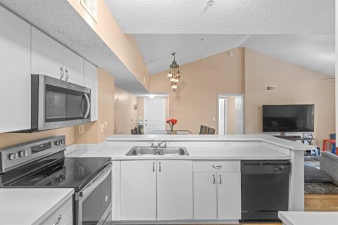 Condo in Coconut Creek, Florida, 2 bedrooms № 2177916
