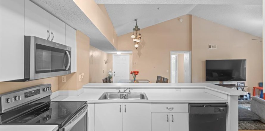 Condo in Coconut Creek, Florida, 2 bedrooms  № 2177916