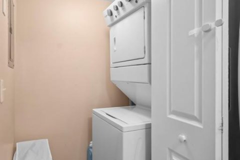 Condo in Coconut Creek, Florida, 2 bedrooms  № 2177916 - photo 30