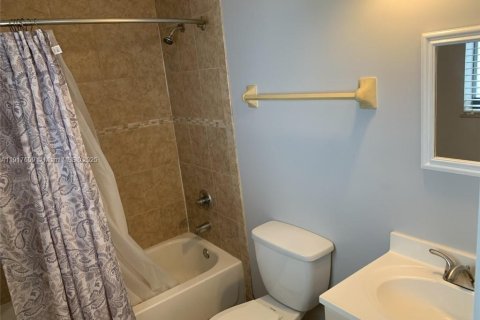 Снять в аренду коммерческую недвижимость в Форт-Лодердейл, Флорида 195.56м2, № 1972308 - фото 6