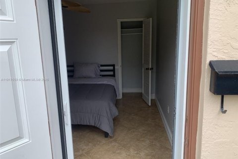 Снять в аренду коммерческую недвижимость в Форт-Лодердейл, Флорида 195.56м2, № 1972308 - фото 8