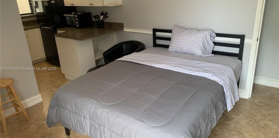 Коммерческая недвижимость в Форт-Лодердейл, Флорида 195.56м2 № 1972308