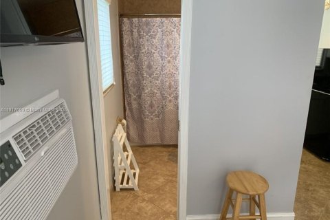 Снять в аренду коммерческую недвижимость в Форт-Лодердейл, Флорида 195.56м2, № 1972308 - фото 5