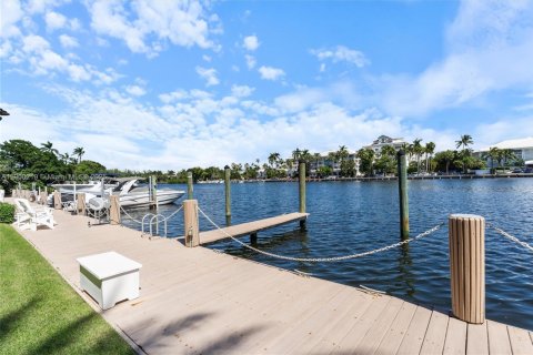 Adosado en venta en Fort Lauderdale, Florida, 2 dormitorios, 176.89 m2 № 1951949 - foto 5