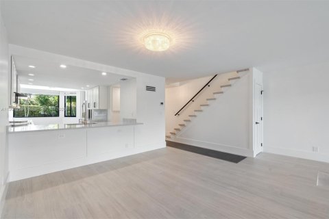 Adosado en venta en Fort Lauderdale, Florida, 2 dormitorios, 176.89 m2 № 1951949 - foto 20