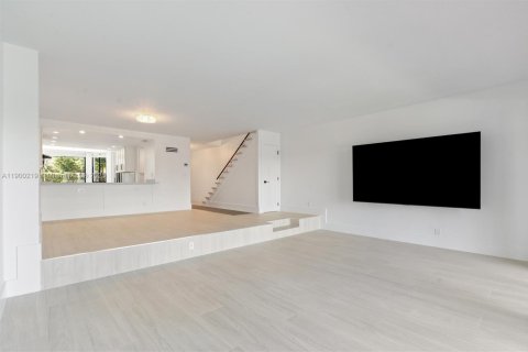 Adosado en venta en Fort Lauderdale, Florida, 2 dormitorios, 176.89 m2 № 1951949 - foto 16