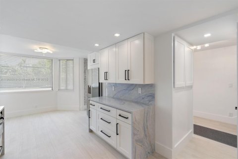 Adosado en venta en Fort Lauderdale, Florida, 2 dormitorios, 176.89 m2 № 1951949 - foto 27