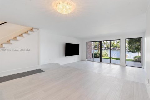 Adosado en venta en Fort Lauderdale, Florida, 2 dormitorios, 176.89 m2 № 1951949 - foto 17