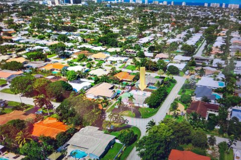 House in Fort Lauderdale, Florida 3 bedrooms, 185.8 sq.m. № 1179517 - photo 1