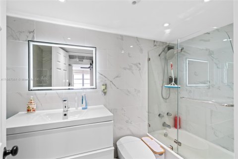 Copropriété à vendre à Miami Beach, Floride: 1 chambre, 50.72 m2 № 1923291 - photo 20