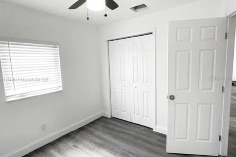 Commercial property in Delray Beach, Florida 99.5 sq.m. № 2148031 - photo 5