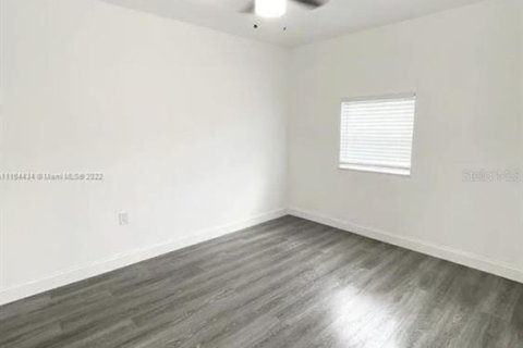 Commercial property in Delray Beach, Florida 99.5 sq.m. № 2148031 - photo 4